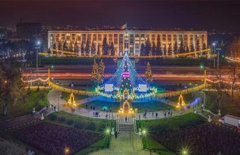 Праздник к нам приходит