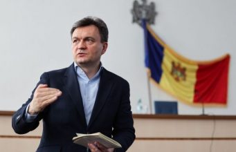 В 2025 году правительство повысит зарплаты врачам, учителям, сотрудникам МВД и социальным работникам, — объявил премьер-министр Дорин Речан в эфире передачи «По фактам» на Exclusiv TV.