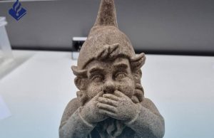 Полиция «задержала» садового гнома. Причина – фигурка была сделана из наркотиков