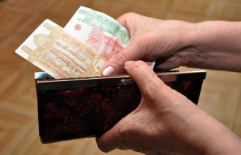 Среднемесячная зарплата по экономике в следующем году составит 16 100 леев, что на 2 400 леев больше, чем в этом году, следует из проекта постановления, представленного на общественное обсуждение.