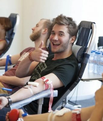 Примэрия Кишинева совместно с Национальным центром переливания крови организует в декабре акции по добровольной сдаче крови. Пункты будут открыты в помещениях претур секторов, медико-территориальных ассоциаций и центров семейных врачей с 09:00 до 14:00.