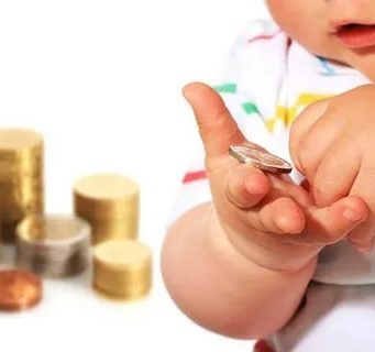 Семьи с детьми могут уже получить свои пособия