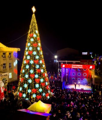 Елка, звезды, музыка: в Комрате торжественно откроют новогодний сезон