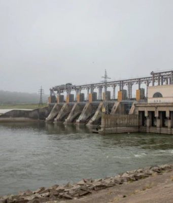 Дубоссарская гидроэлектростанция на Днестре снизила сброс воды до минимума, чтобы увеличить запасы в водохранилище перед новым годом из-за возможного прекращения поставок газа в Приднестровье.