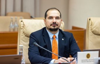 В 2025 году среднемесячная зарплата в экономике будет на уровне 16 100 леев.