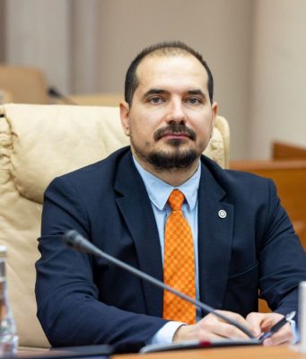 В 2025 году среднемесячная зарплата в экономике будет на уровне 16 100 леев.