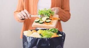 Экономист Вячеслав Ионицэ: ежегодно в Молдове выбрасываются тысячи тонн продуктов, которых хватило бы на миллион человек