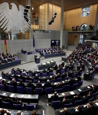 Президент Германии распустил бундестаг