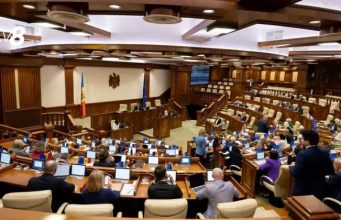 Осенняя сессия парламента завершилась. Депутаты ушли на каникулы