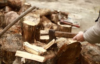 Дрова вместо газа: чем отапливают дома жители Молдовы?