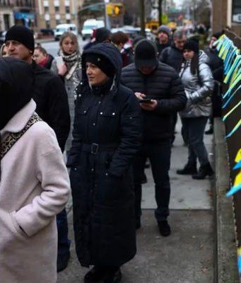 США приостановили прием иммигрантов, включая украинцев