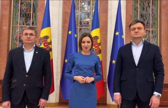 Президент Майя Санду, спикер парламента Игорь Гросу и премьер-министр Дорин Речан отправились в районы страны