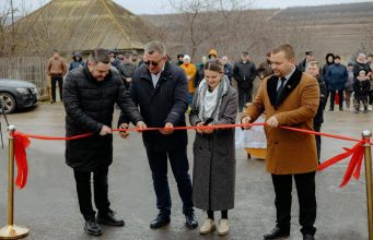 В селе Крихана открыли новую дорогу, которая теперь связывает его центр с местом упокоения родных и близких сельчан
