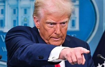 Трампу удалось договориться с Канадой и Мексикой — введение тарифных пошлин будет отложено минимум на 30 дней.