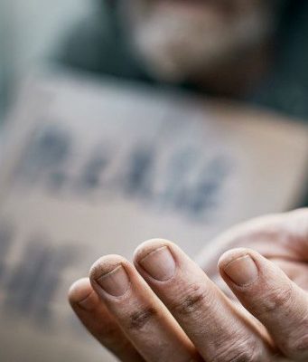 Попрошайки из Молдовы зарабатывали в Румынии до 2000 евро в день