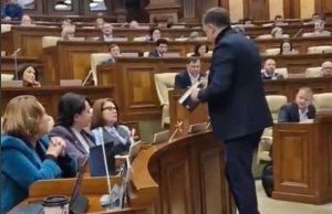 Оппозиционные депутаты призвали помнить о зверствах фашизма