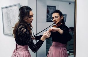 В Кишиневе проводится художественный конкурс для педагогических коллективов.