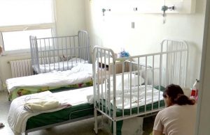 Больницы Кишинева переполнены — пациентов с вирусными инфекциями вдвое больше, чем в прошлом году. Больше всего страдают малыши д