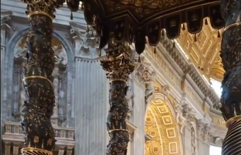 Румын разгромил главный алтарь в соборе Святого Петра в Ватикане