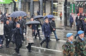 Руководство страны возложили цветы к памятнику Штефана Чел Маре в честь 33-летней годовщины начала вооруженного конфликта на Днестре, – передает наш админ с места событий.