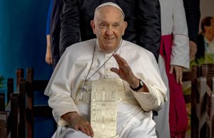 Папа Римский Франциск поблагодарил верующих за поддержку после госпитализации