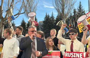 Прошла масштабная акция протеста в поддержку депутата Александра Нестеровского