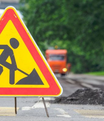 До 13 марта включительно в Кишиневе, с 09:30 до 13:00 движение транспорта в Театральном переулке (между бульваром Штефана чел Маре и улицей Митрополита Дософтей) будет временно ограничено.