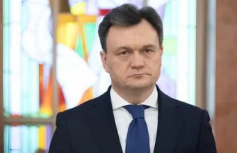 Премьер-министр Молдовы Дорин Речан подал декларацию о доходах за 2024 год. Согласно документу, в прошлом году его семья заработала почти 7 млн леев.