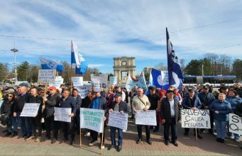 За следующие 2 месяца работникам “Железной дороги Молдовы” выплатят 3 зарплаты
