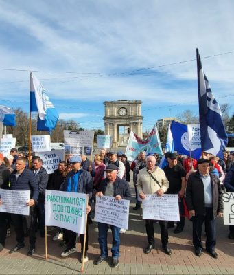 За следующие 2 месяца работникам “Железной дороги Молдовы” выплатят 3 зарплаты