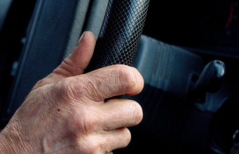 В Молдове водителям старшего возраста придется проходить медосмотр