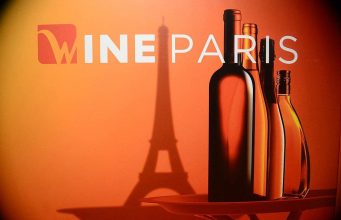 Молдавский винодел впервые получил золотую медаль на выставке в Париже