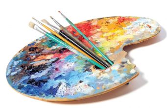 Юные художники Комрата рисуют традиции Гагаузии