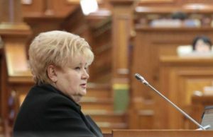 Депутат Регина Апостолова запросила объяснения по поводу затягивания приема верительных грамот от посла России