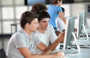 В Молдове молодые люди получат прибавку к зарплате в размере 3000 леев