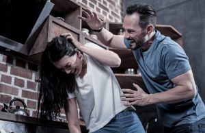 В парламенте Молдовы обсудили законопроект об усилении мер против насилия над женщинами