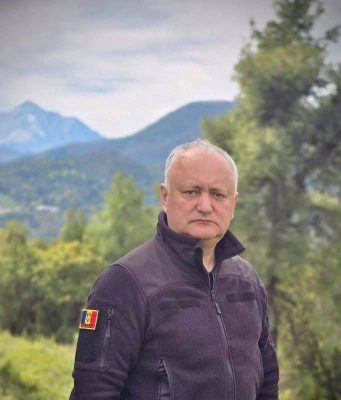 Пятый президент Молдовы Игорь Додон находится на Святом Афоне.