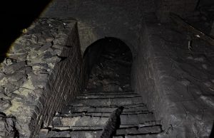 Историческое открытие в Леове: найден 150-летний винный погреб XIX века