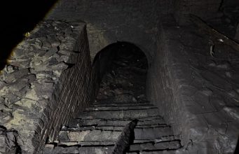 Историческое открытие в Леове: найден 150-летний винный погреб XIX века