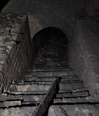 Историческое открытие в Леове: найден 150-летний винный погреб XIX века