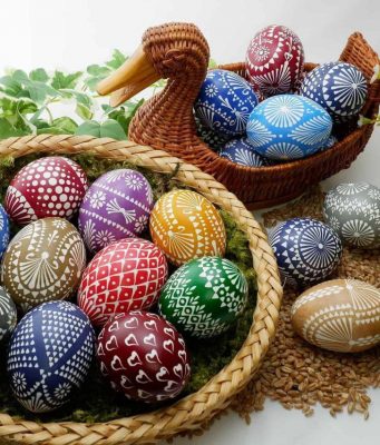 Окрашивание пасхальных яиц: потребителям советуют быть осторожными с красками
