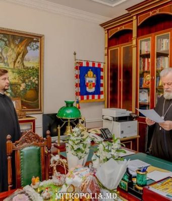 В канун Пасхи диакон Максим Стурза покаялся перед митрополитом всея Молдовы Владимиром за переход в митрополию Бессарабии Румынской православной церкви, был прощен и восстановлен в канонической митрополии Молдовы.