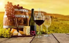 С 2 мая деньги начнут поступать напрямую на социальные или банковские карты бенефициаров. Тем, кто не имеет активных карт, средства можно будет получить в почтовых отделениях.