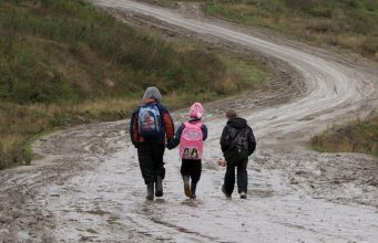 Шесть из десяти детей в Молдове преодолевают более 2 км до детского сада