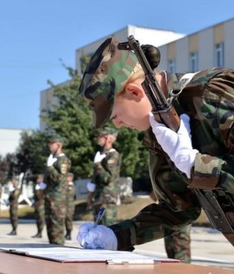Молдаване опасаются, что военная помощь ЕС может втянуть страну в конфликт — результаты опроса
