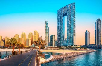 Дубай вводит строгие требования для путешественников в новом законе о здравоохранении