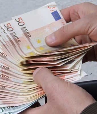 Кишинёвский адвокат задержан за вымогательство взятки в 65 тысяч евро