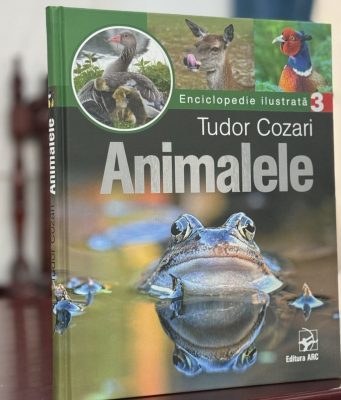 Академия наук Молдовы представила третий том энциклопедии «Животные» с яркими иллюстрациями