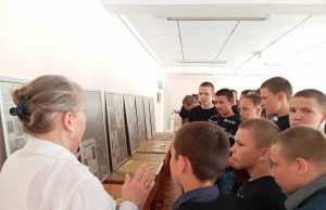 В Центральной библиотеке им. А.С. Пушкина в Тирасполе открылась выставка «В борьбе с нацизмом мы были едины», посвящённая 80-летию Победы в Великой Отечественной войне.