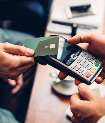 Исторический сдвиг: в Молдове впервые безналичные платежи обошли по объёму снятие наличных